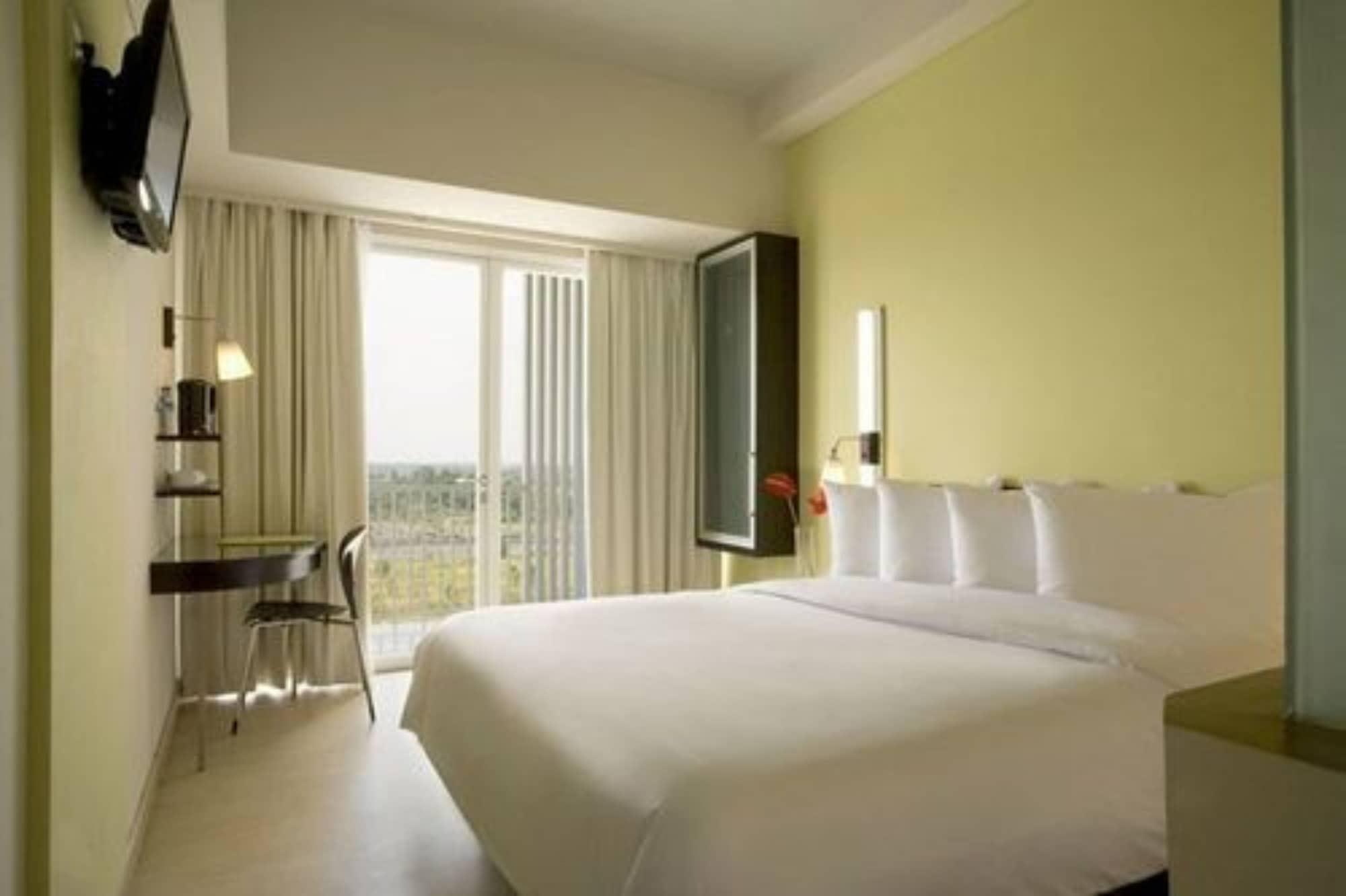 Hotel Santika Bsd City-Serpong Eksteriør bilde