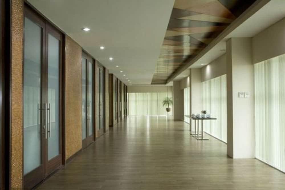 Hotel Santika Bsd City-Serpong Eksteriør bilde